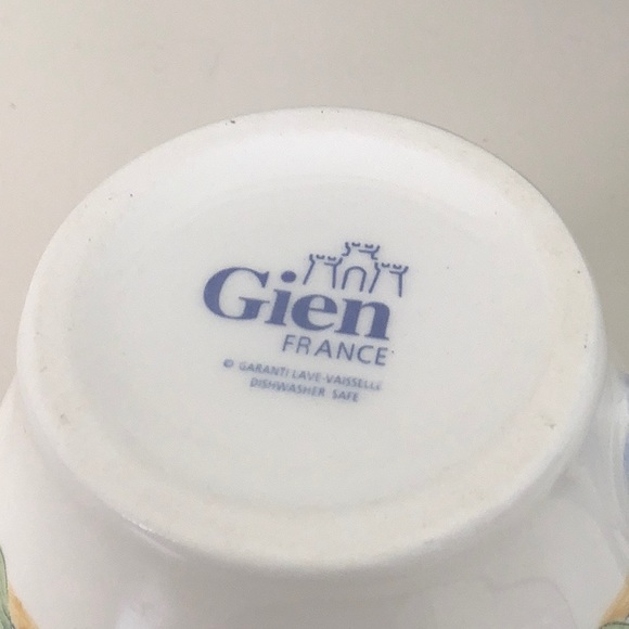 COPY - COPY - Vintage Gien French China 4 Cups and 4 Saucers/ Tea Set - Picture 5 of 8